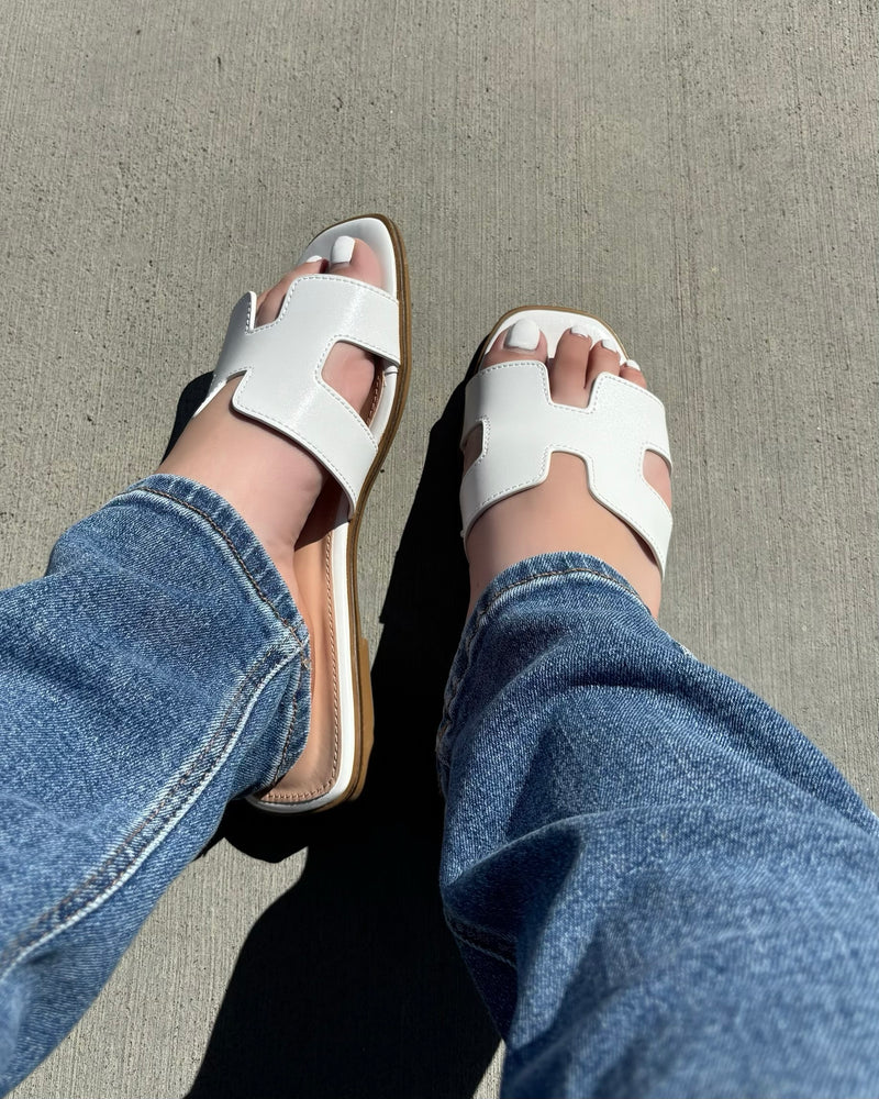 Joanna Sandals (White)