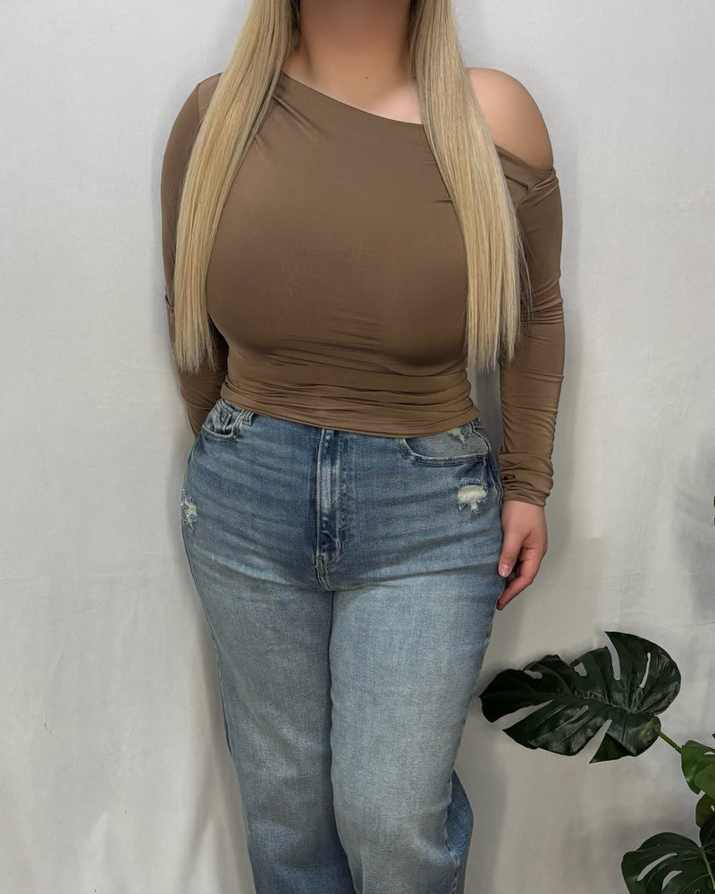 Giselle Off Shoulder Top (Latte)