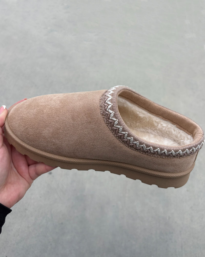 Gigi Slippers (Sand)